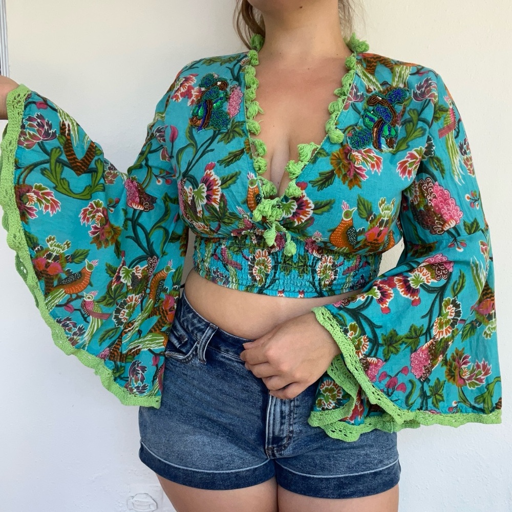 Antica Sartoria cropped bell sleeve blouse